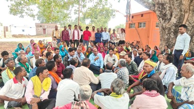 विशेष ग्राम सभा में सामाजिक अंकेक्षण प्रक्रिया का अवलोकन करन... - CG Sandesh