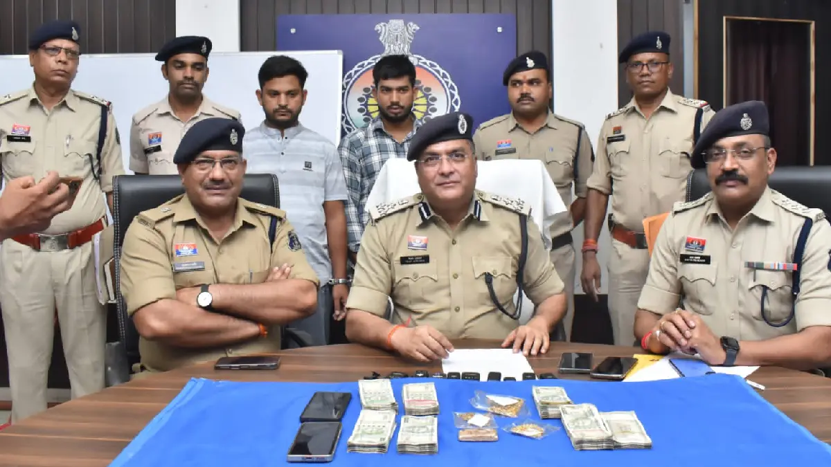 CG : कपड़ा बेचने के बहाने रेकी कर करते थे चोरी, 2 गिरफ्तार - CG Sandesh