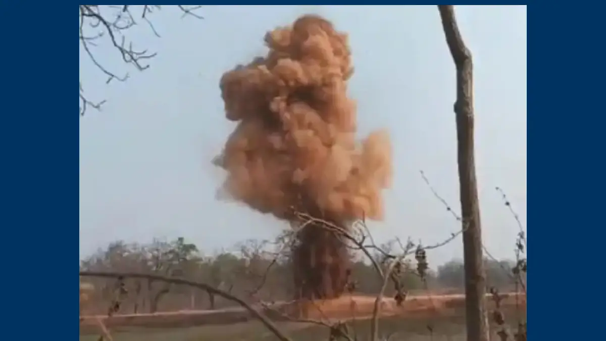 CG ब्रेकिंग : IED रिकवर करने के दौरान जोरदार ब्लास्ट, DRG के... - CG Sandesh