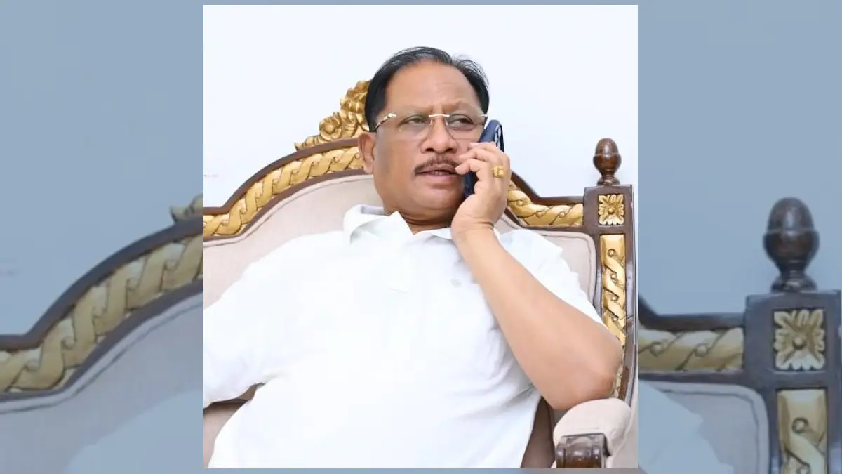 CG : सीसी रोड हुआ क्षतिग्रस्त, मुख्यमंत्री ने दिए ठेकेदार एव... - CG Sandesh