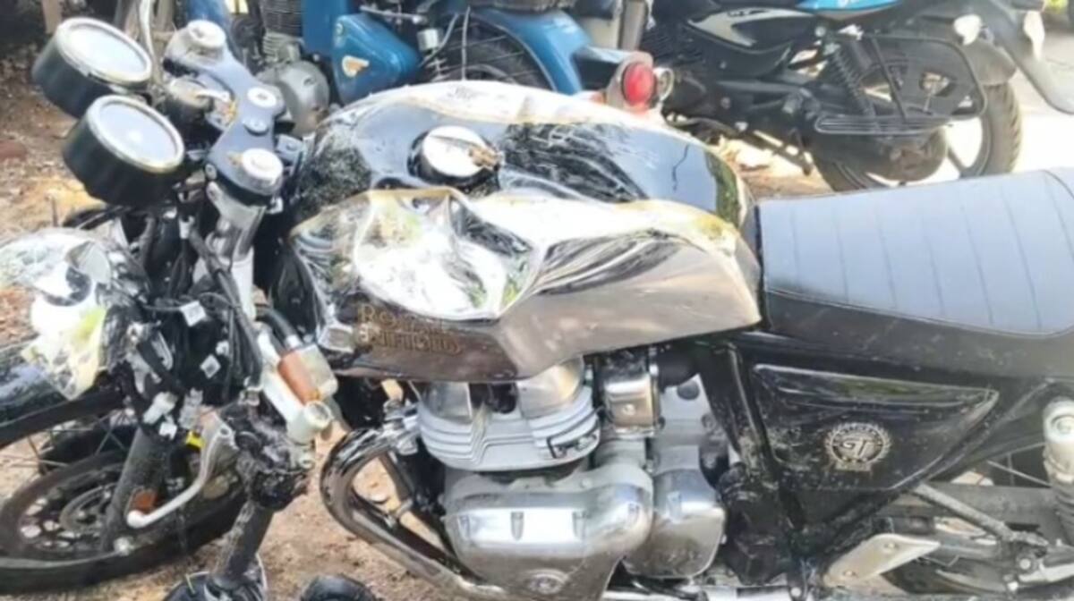 CG : अनियंत्रित होकर पेड़ से टकराई GT - 650 बाइक, युवक की मौ... - CG Sandesh