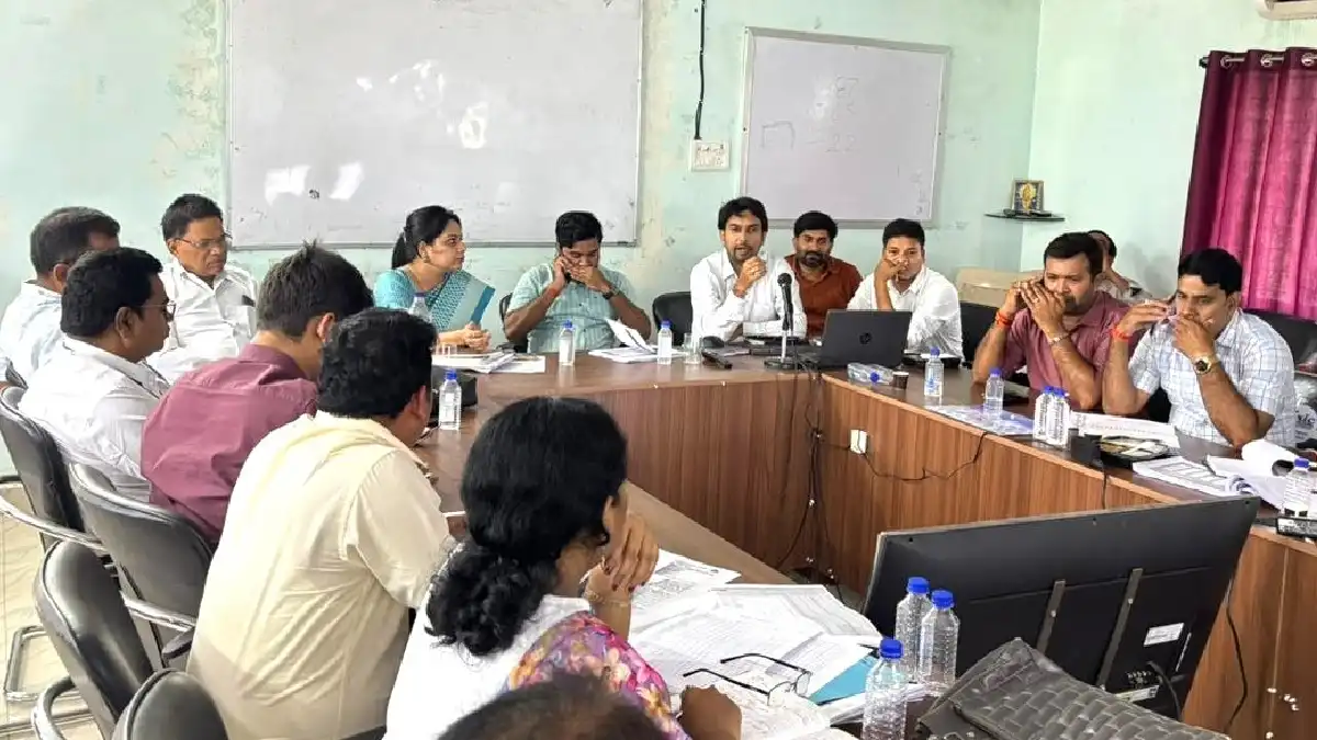 महासमुंद : स्वास्थ्य विभाग की वार्षिक समीक्षा बैठक सम्पन्न - CG Sandesh