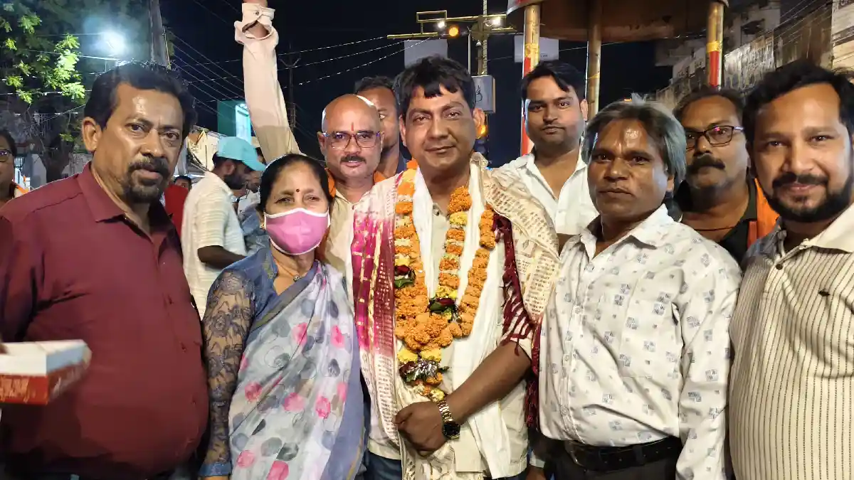महासमुंद : पश्चिम बंगाल से लौटने पर विधायक का किया गया स्वाग... - CG Sandesh
