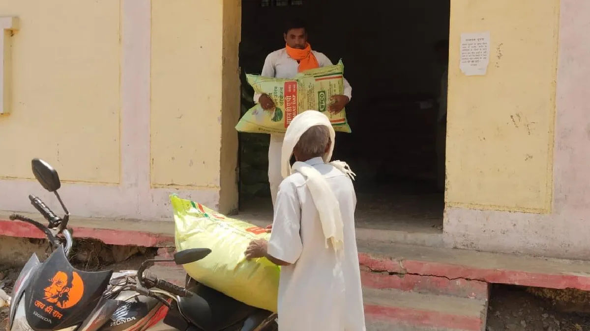 महासमुंद जिले में खाद का पर्याप्त भंडारण, किसानों को समय पर ... - CG Sandesh