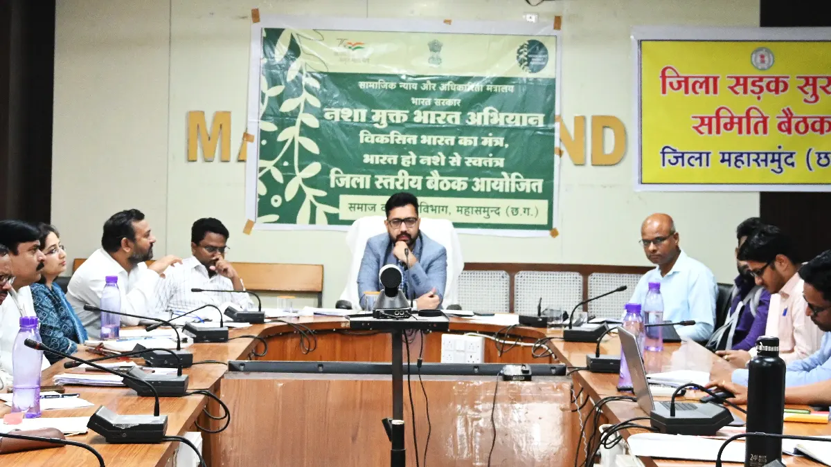 महासमुंद : सड़क सुरक्षा से जुड़े निर्देशों का गंभीरता से पालन ... - CG Sandesh