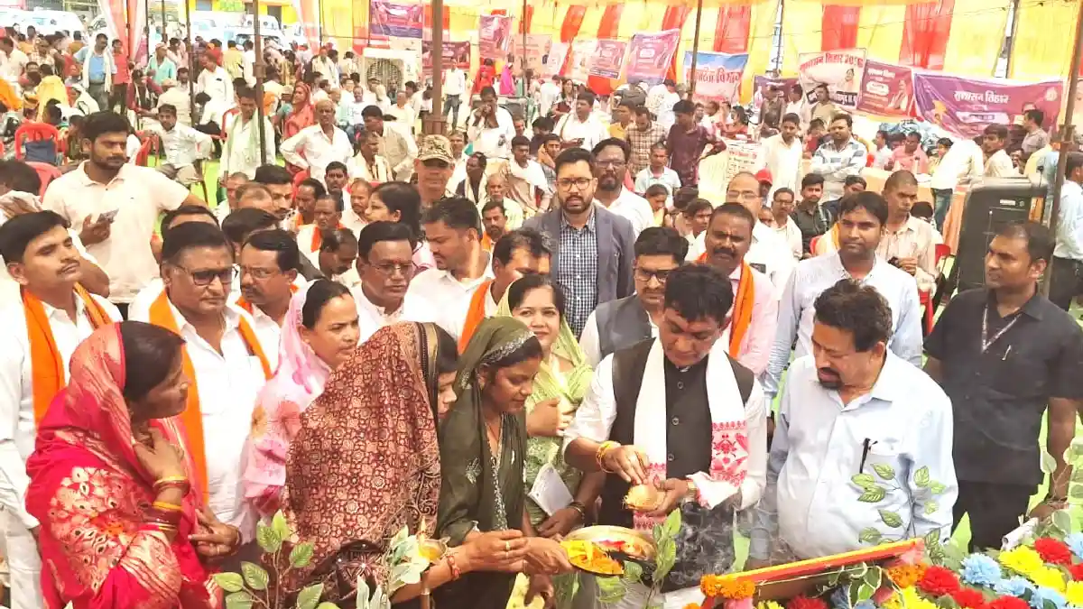 महासमुंद : ग्राम अछोला में समाधान शिविर का हुआ आयोजन - CG Sandesh