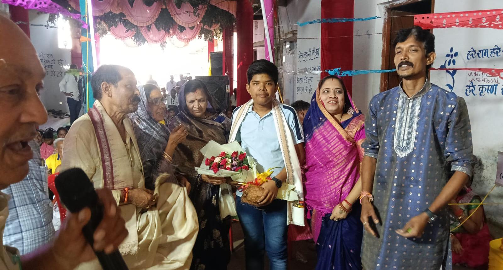 98% अंकों के साथ कोमल ने मेरिट लिस्ट में बनाई जगह, पैतृक गां... - CG Sandesh