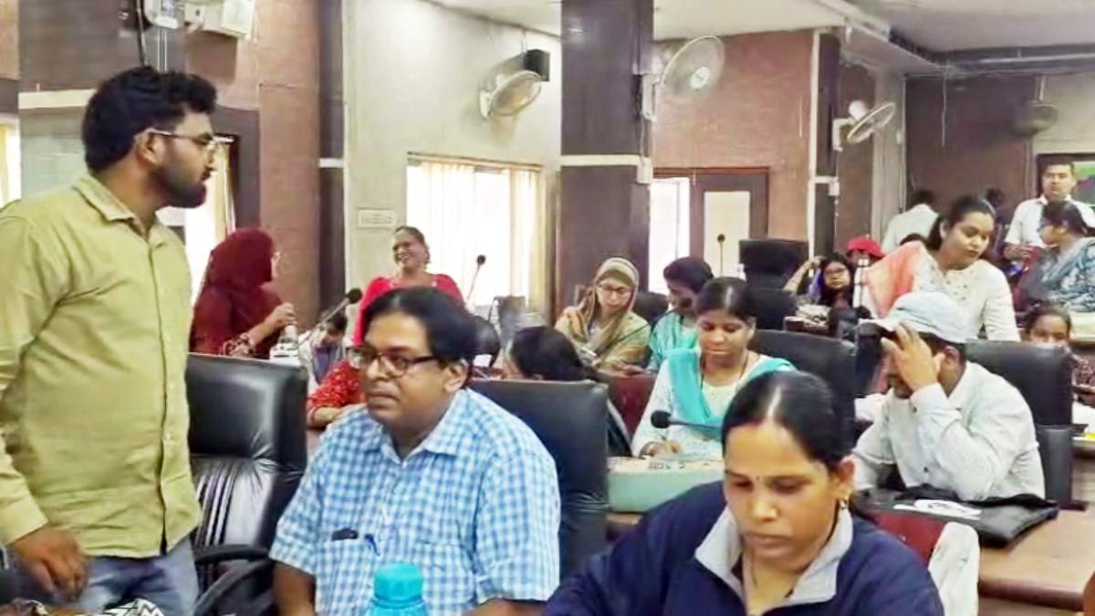 रायगढ़ : नगर निगम सभागार में मकान सूचीकरण कार्य की समीक्षा ब... - CG Sandesh