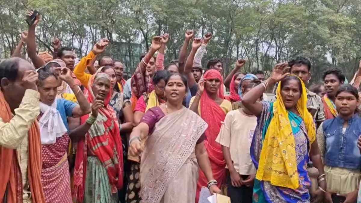 12 सूत्रीय मांगों को लेकर राष्ट्रीय गोंडवाना पार्टी का प्रदर... - CG Sandesh
