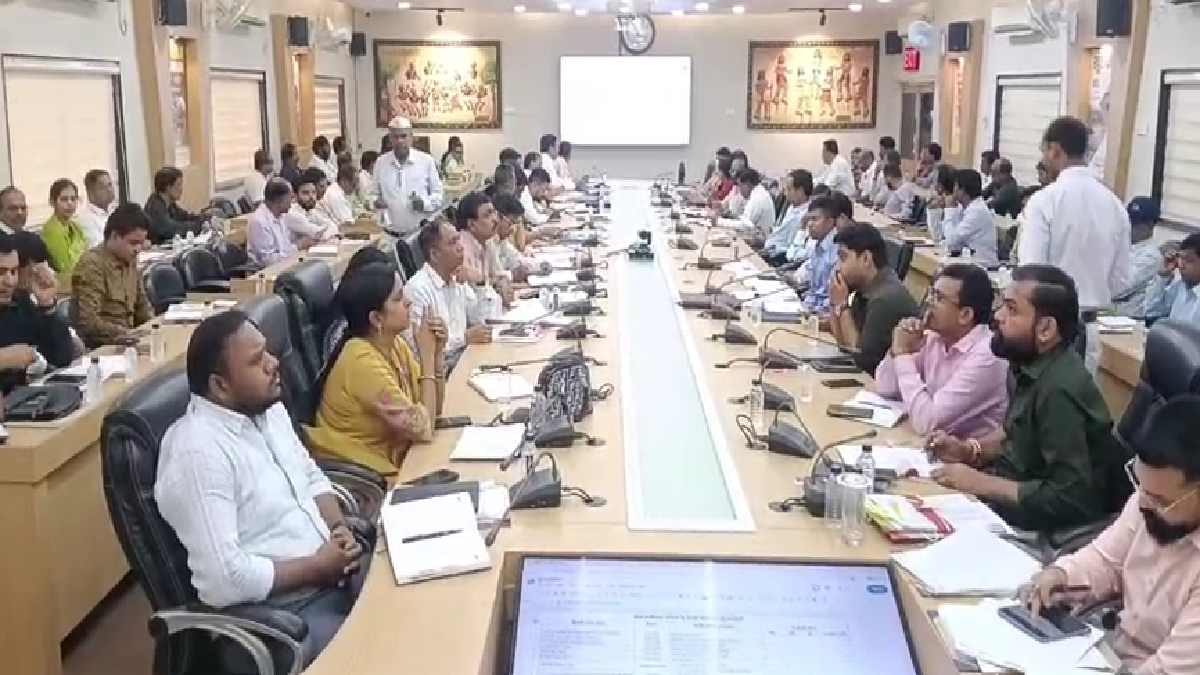 बिलासपुर : जनदर्शन में गूंजी आमजन की आवाज, शिक्षा, बिजली, आव... - CG Sandesh