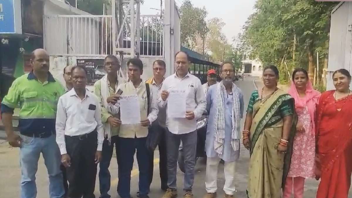 मूल्य वृद्धि के खिलाफ माकपा का प्रदर्शन, सरकार के नाम सौंपा ... - CG Sandesh