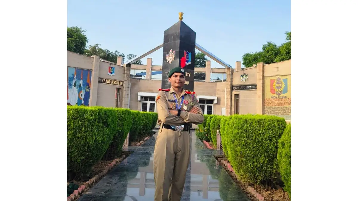 महासमुंद के नवैद्य कुमार बोयर को शिक्षा पुरस्कार से किया जाए... - CG Sandesh