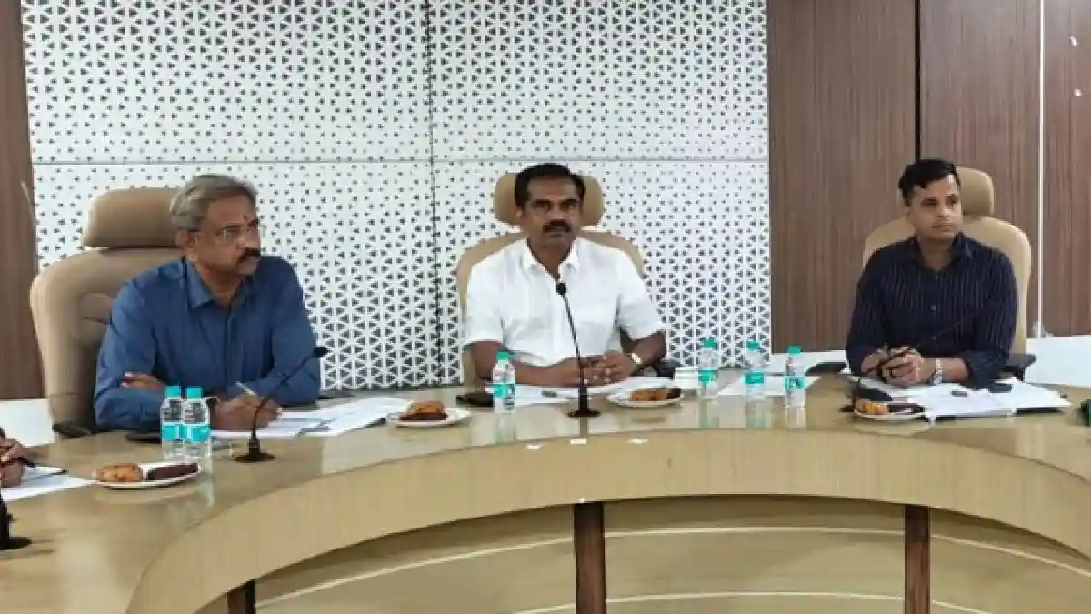 छत्तीसगढ़ में अब बिना लोकेशन ट्रैकिंग सिस्टम वाली यात्री बसों... - CG Sandesh