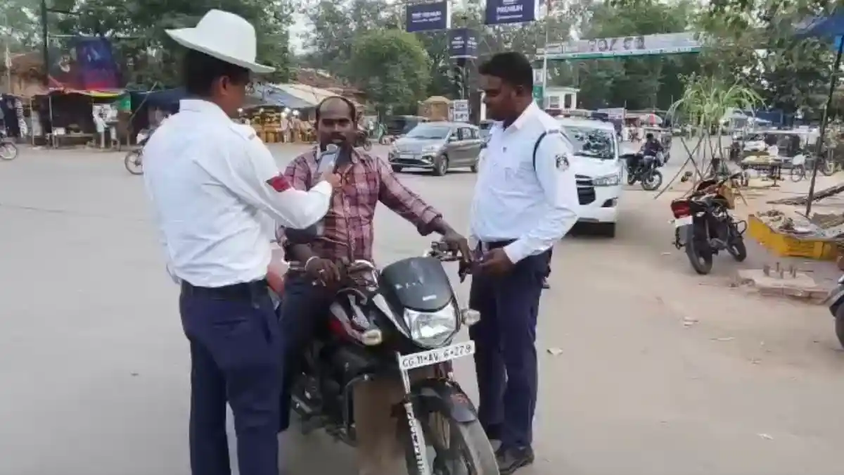 CG : शराब पीकर गाड़ी चलाने वालों पर पुलिस की सख्ती - CG Sandesh