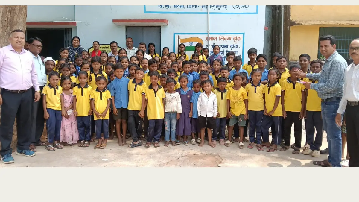 बसना : गढ़फूलझर में उत्साह और उल्लास के साथ मनाया गया शाला प्रवेश उत्सव