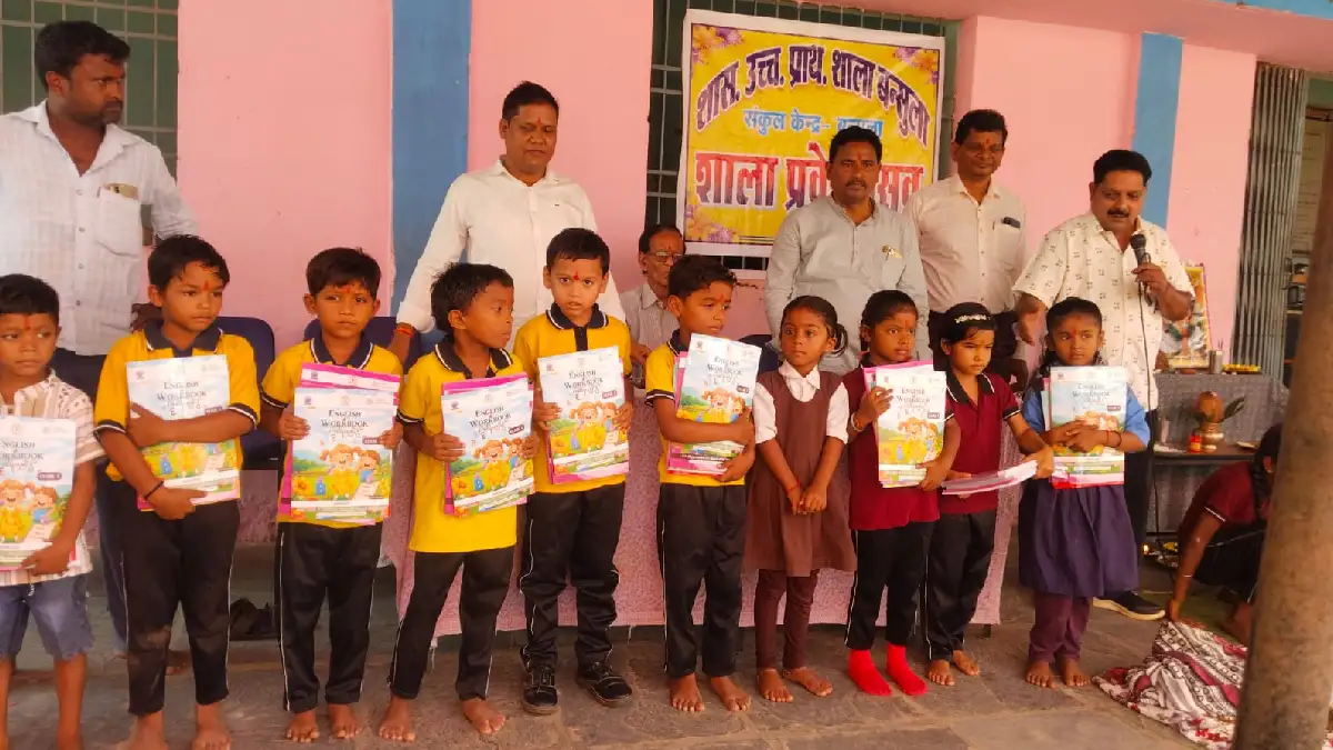 बसना : बंसुला स्कूल में मनाया गया शाला प्रवेश उत्सव - CG Sandesh