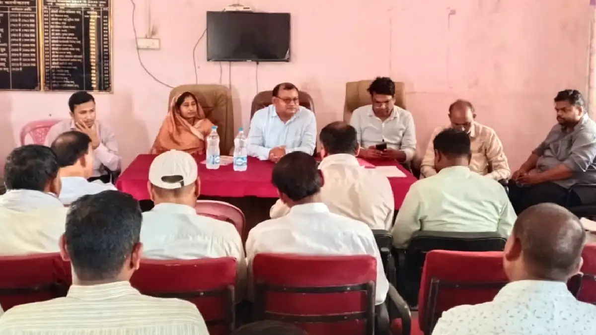 जनपद सीईओ ने ली जनपद पंचायत महासमुंद में 58 ग्राम पंचायतों क... - CG Sandesh