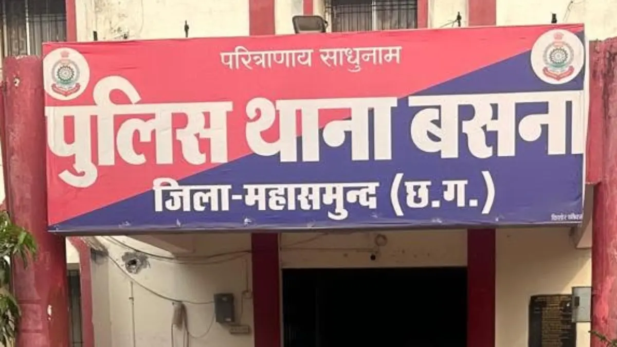 बसना : खेत और निर्माणाधीन मकान से लगातार सामने आ रही केबल वा... - CG Sandesh