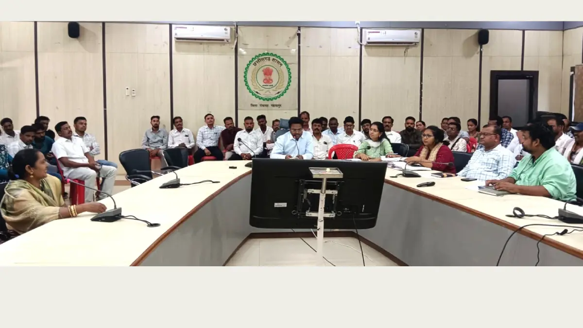 महासमुंद : आवास प्लस 2.0 सर्वेक्षण के तहत स्थायी प्रतीक्षा स... - CG Sandesh