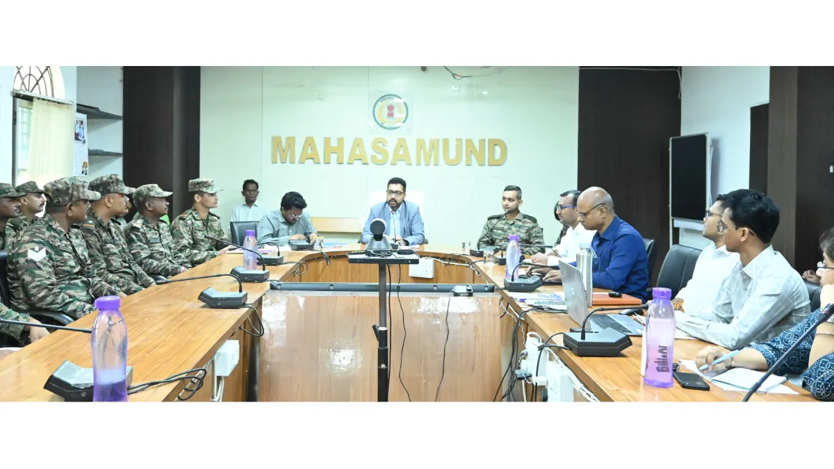 महासमुंद : कलेक्टर लंगेह ने की आपदा प्रबंधन संबंधी तैयारियों की समीक्षा, दिए आवश्यक निर्देश