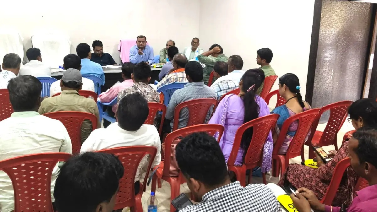 महासमुंद : जनपद सीईओ ने की योजनाओं की समीक्षा, समय-सीमा में ... - CG Sandesh