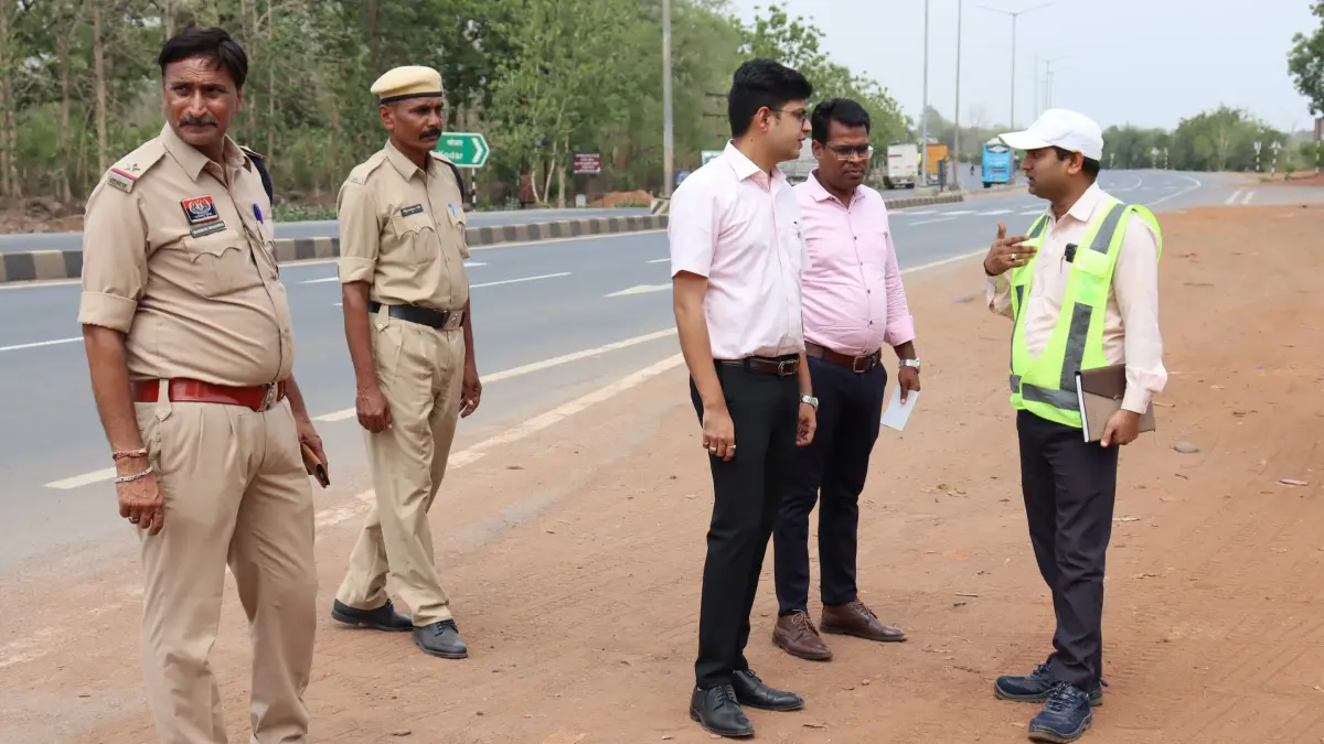 महासमुंद : सड़क दुर्घटनाओं को रोकने संयुक्त टीम द्वारा चिन्हि... - CG Sandesh