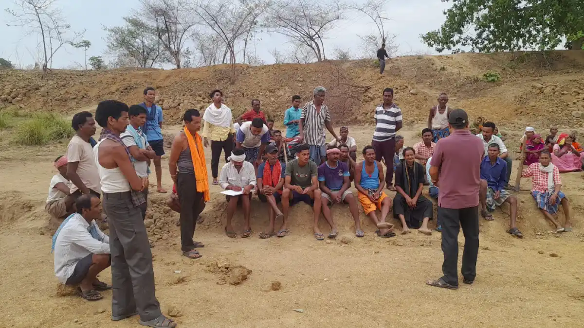 महासमुंद : गांव-गांव एवं खेत-खेत पहुंचकर खेती बचाओ अभियान का... - CG Sandesh