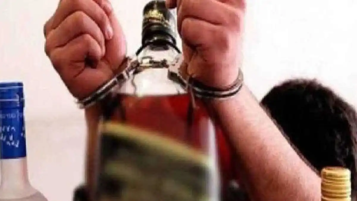 महासमुंद : नहर किनारे पुलिस की कार्रवाई, देशी प्लेन और मसाला... - CG Sandesh