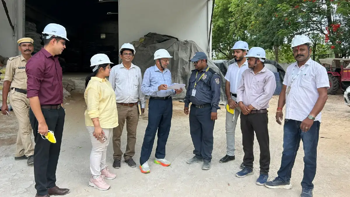 महासमुंद : संयुक्त टीम द्वारा विभिन्न औद्योगिक संस्थानों का निरीक्षण