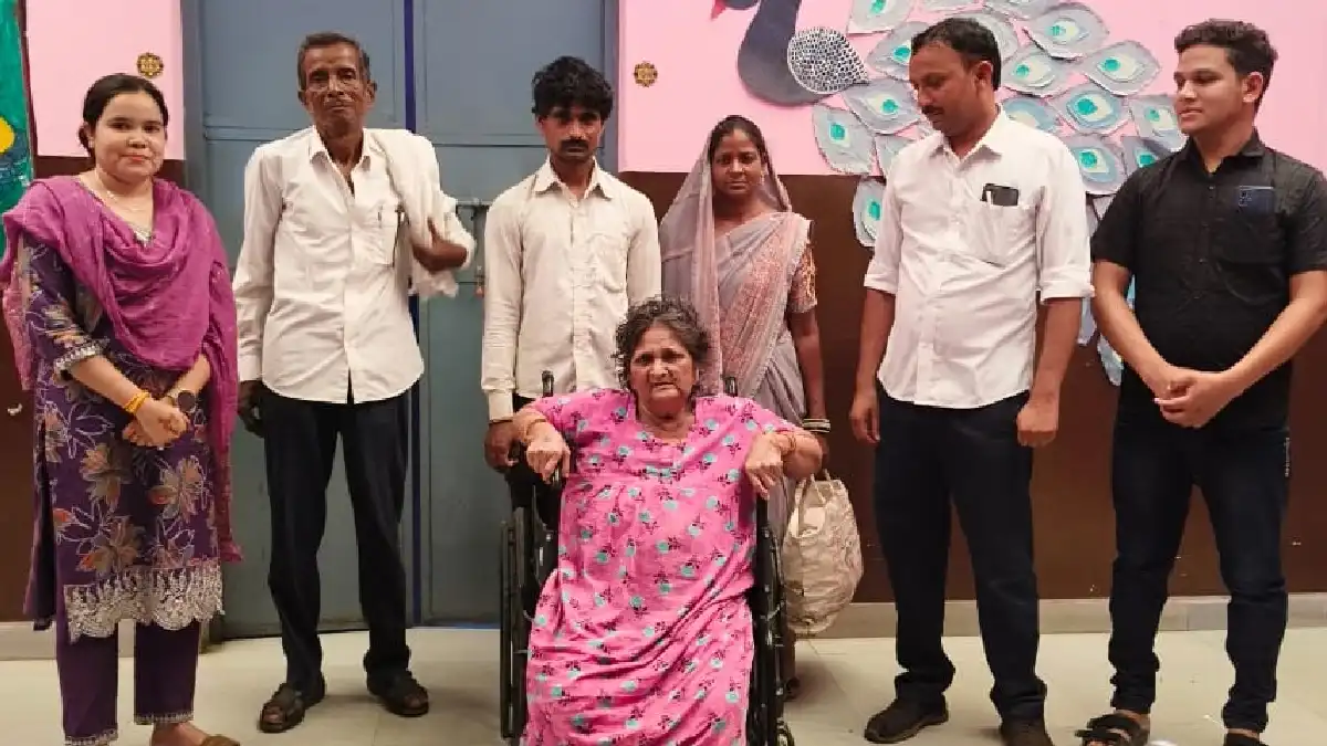 महासमुंद : दो साल बाद बेटा देख खुश हुए माॅ, प्राधिकरण की प्र... - CG Sandesh