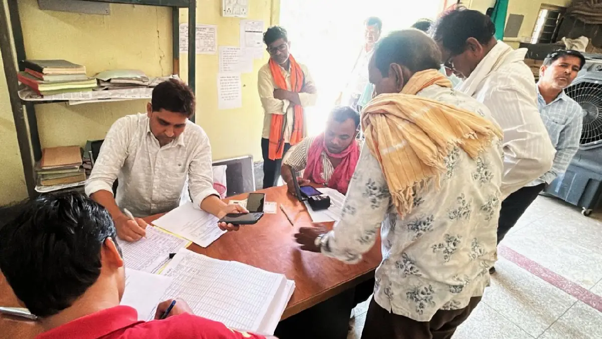 महासमुंद : 159 सहकारी समितियों से हो रहा खाद का उठाव - CG Sandesh