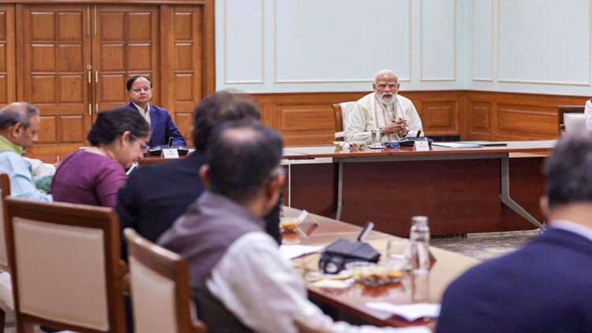 आर्थिक वृद्धि को गति देने पर पीएम मोदी की सलाहकार परिषद के स... - CG Sandesh