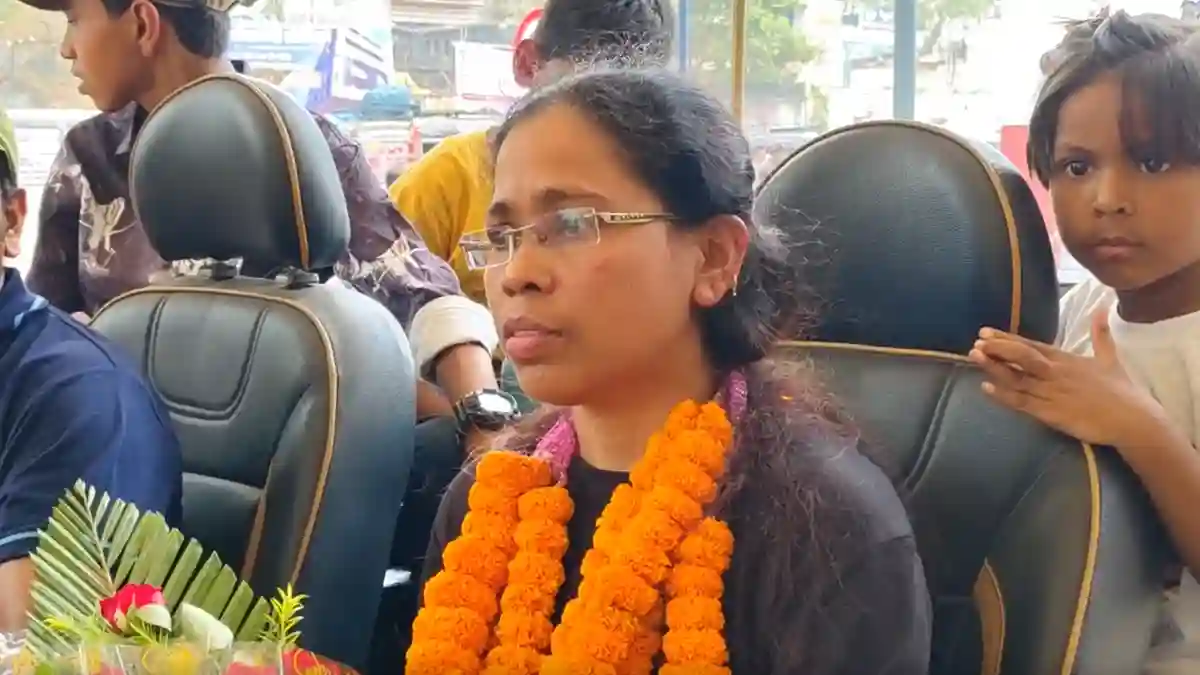 छत्तीसगढ़ की बेटी ने दुनिया की सबसे ऊँची चोटी में फहराया तिरं... - CG Sandesh