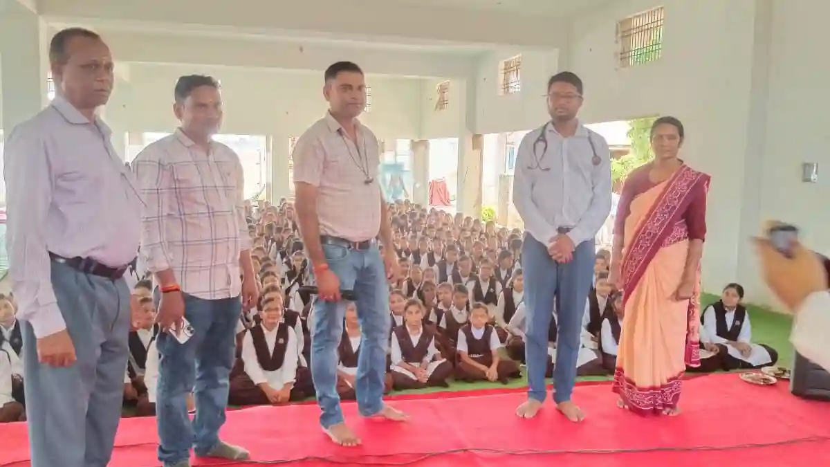बसना : सरस्वती शिशु मंदिर में दायित्व बोध का शपथ ग्रहण समारो... - CG Sandesh