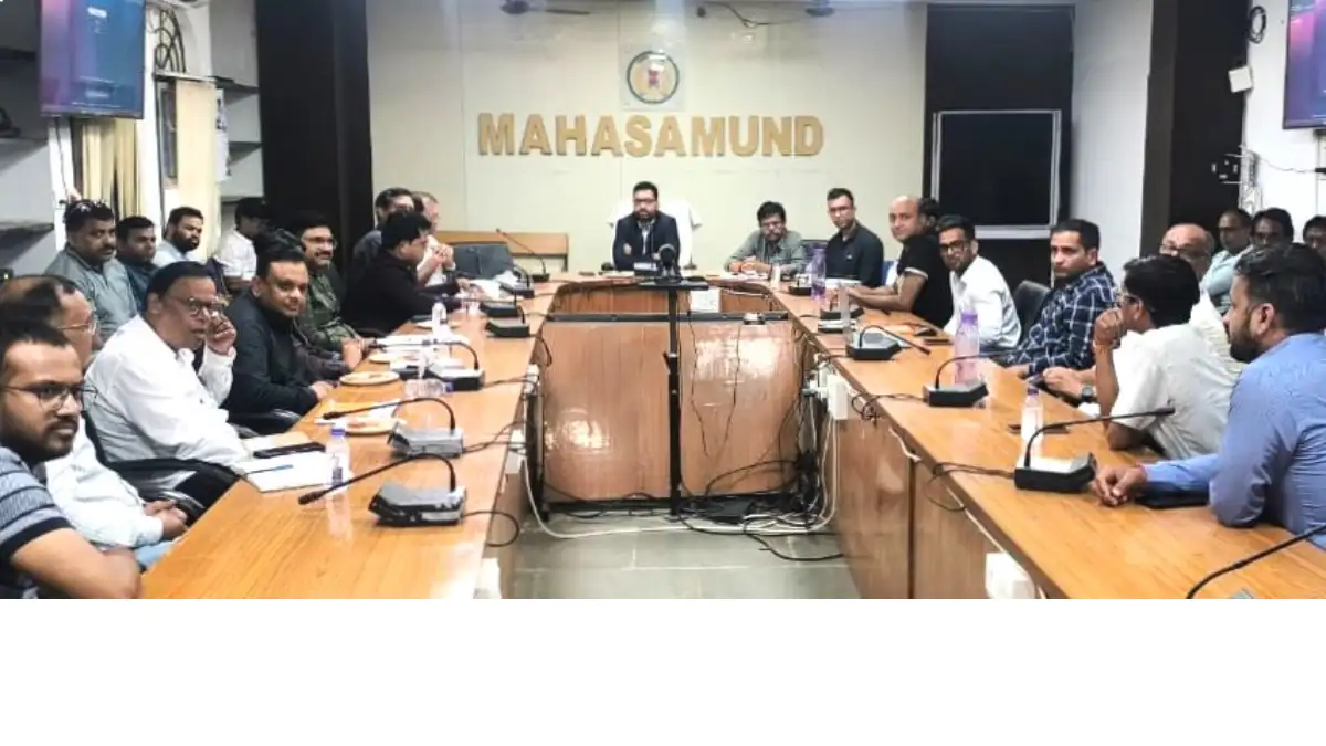 महासमुंद : कलेक्टर लंगेह ने राइस मिलर्स की बैठक लेकर 10 प्रत... - CG Sandesh