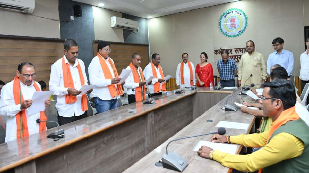 रायपुर नगर निगम के 11 नव-नामांकित एल्डरमेन ने ली शपथ, संभाली... - CG Sandesh