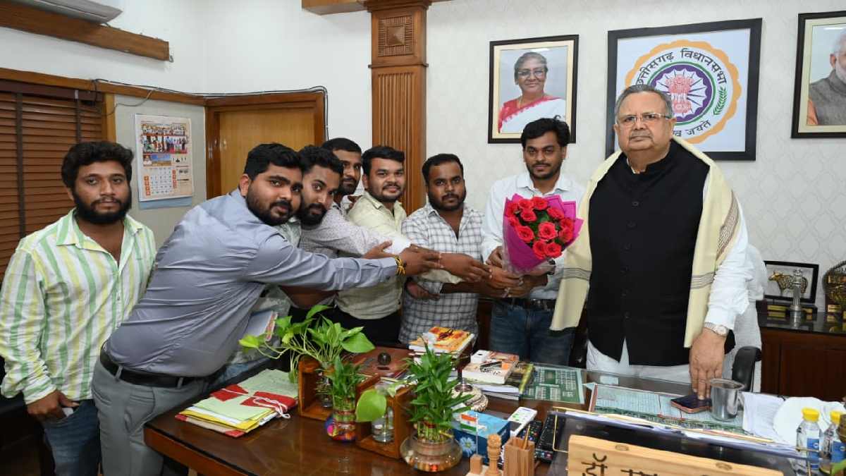 16 दिन बाद खत्म हुआ बिजली संविदा कर्मचारियों का आंदोलन, विधा... - CG Sandesh