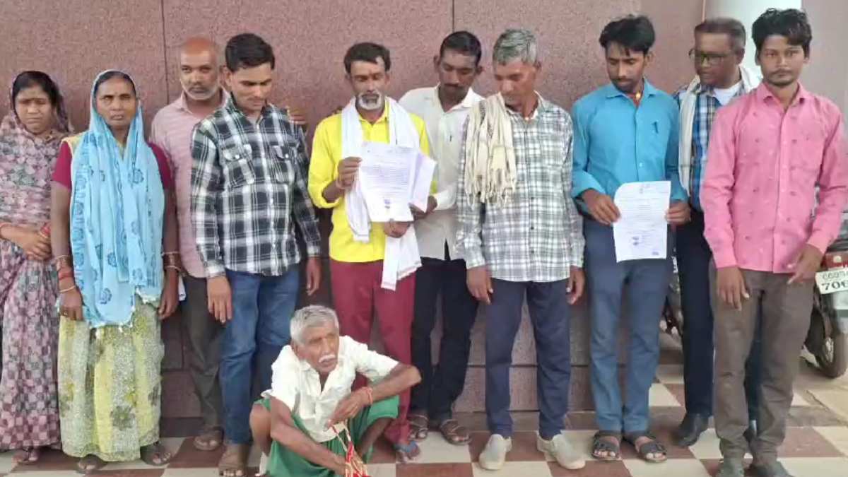 बेमेतरा में पीएम आवास योजना में गड़बड़ी के आरोप, ग्रामीणों न... - CG Sandesh