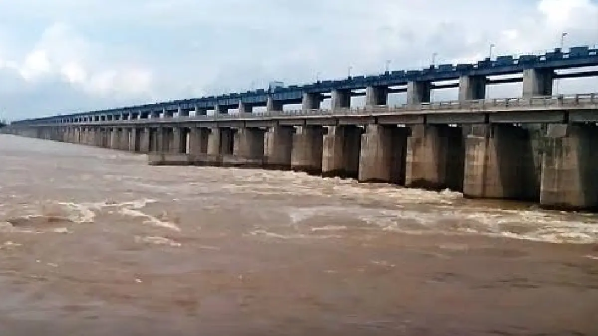सोनढूर बांध से छोड़ा गया पानी, महासमुंद के महानदी तटीय इलाकों के लिए अलर्ट जारी