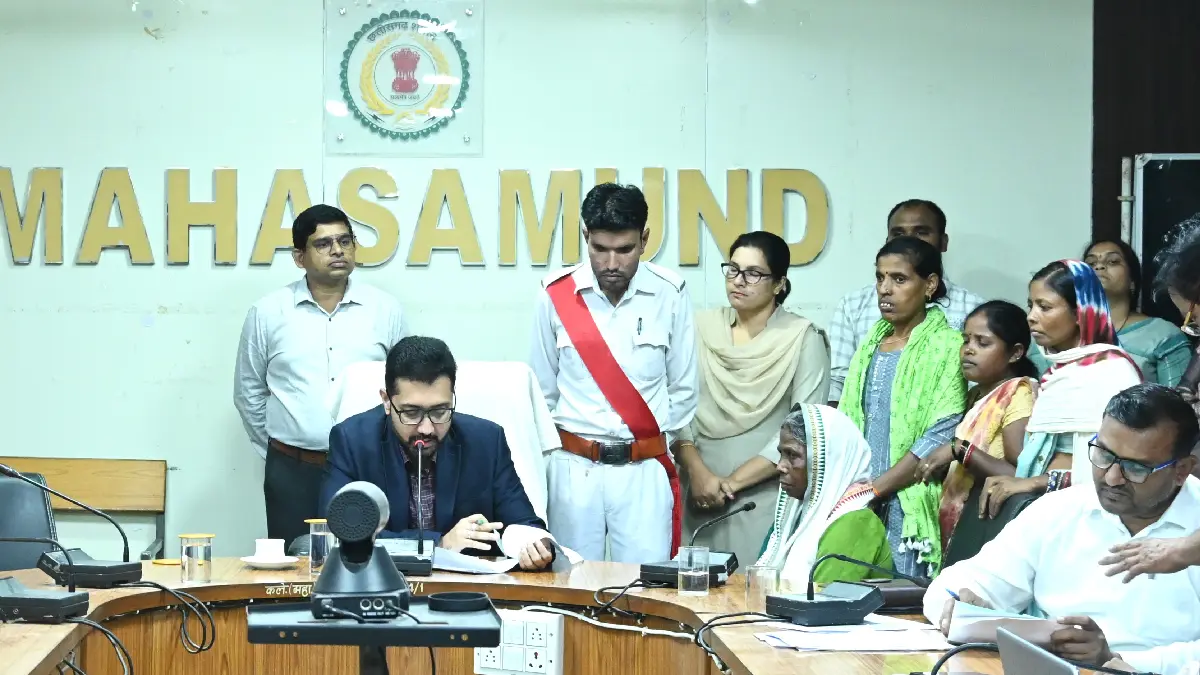 महासमुंद : बुंदेली बालक शाला में भवन निर्माण तक लगेगी कन्या ... - CG Sandesh