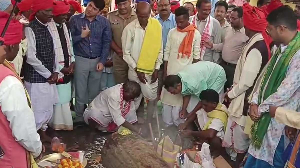 पाट जात्रा के साथ शुरू हुआ 75 दिवसीय विश्व प्रसिद्ध बस्तर दश... - CG Sandesh