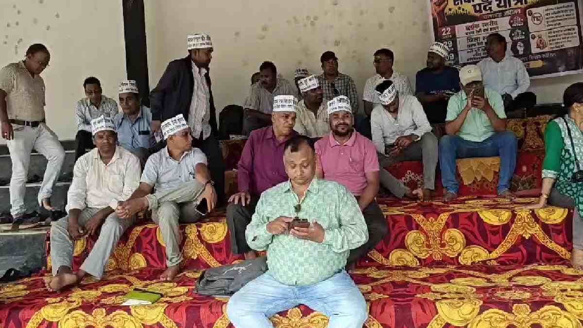 समग्र शिक्षा फेडरेशन ने शिक्षकों की मांगों को लेकर सौंपा ज्ञ... - CG Sandesh