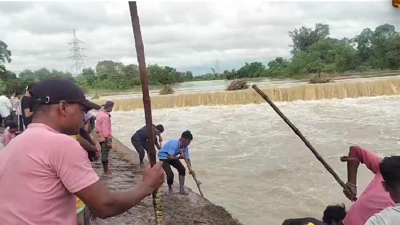 बारिश बनी आफत: नगरी में एक ही दिन तीन लोग लापता, दो मछुआरे त... - CG Sandesh
