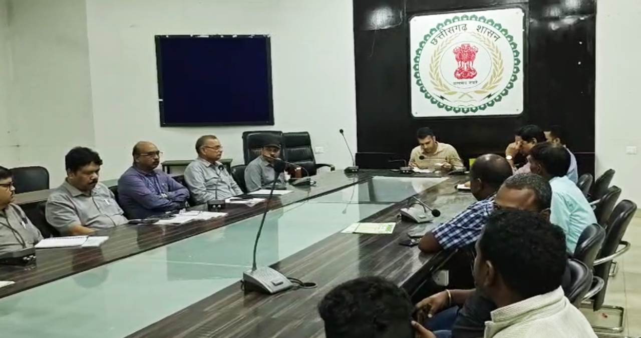 पेलमा परियोजना प्रभावितों के पुनर्वास को लेकर कलेक्टर ने दिए... - CG Sandesh