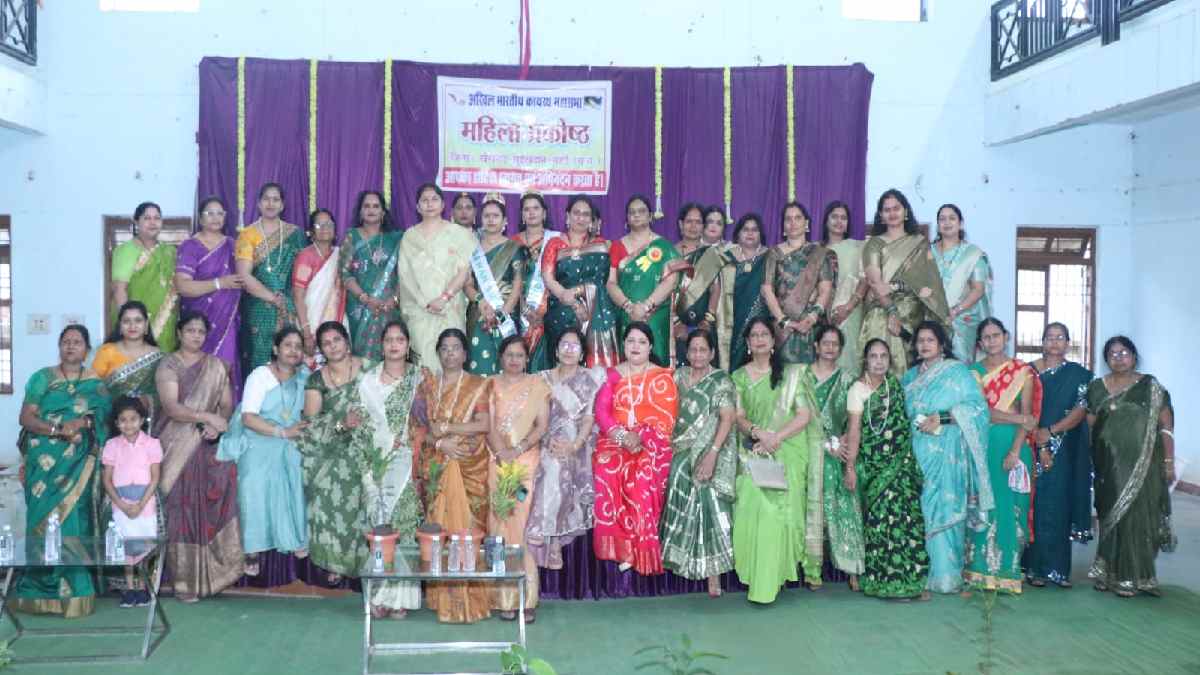 सावन के रंग में रंगा खैरागढ़, कायस्थ समाज की महिलाओं ने मनाय... - CG Sandesh