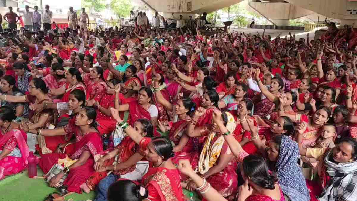 राजनांदगांव में ट्रेड यूनियनों का धरना प्रदर्शन, चार श्रम का... - CG Sandesh