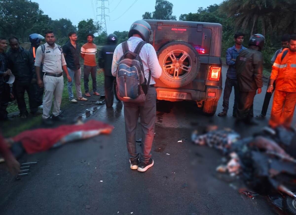 CG : तेज रफ्तार कार की टक्कर से स्कूटी सवार भाई बहन की मौत - CG Sandesh