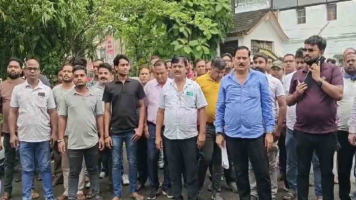खदान क्षेत्र में गुंडागर्दी का आरोप, ट्रेलर मालिक संघ ने एसए... - CG Sandesh