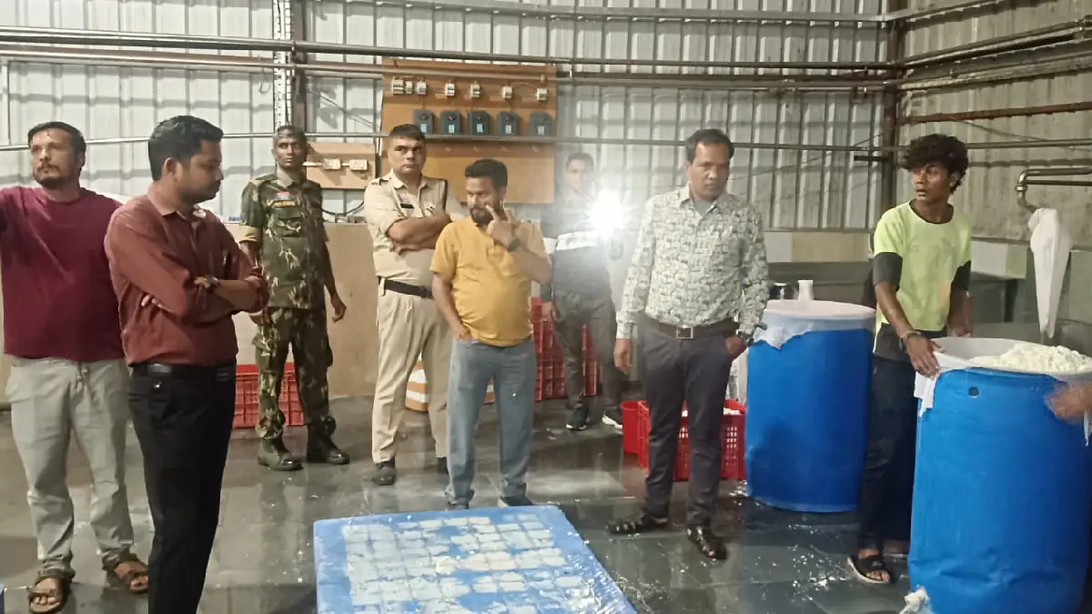 महासमुंद : वैद्य फूड में राजस्व, खाद्य औषधि एवं पुलिस की संय... - CG Sandesh