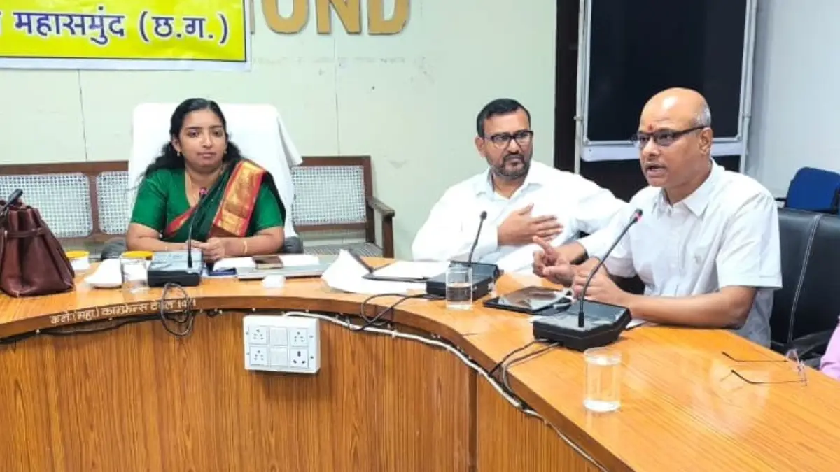 महासमुंद : स्वतंत्रता दिवस की तैयारियों का सीईओ अनुपमा आनंद ... - CG Sandesh